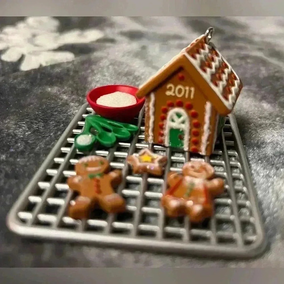 Hallmark Keepsake NIB 2011 Season’s Treatings #3 In Series Christmas Ornament - Picture 3 of 9